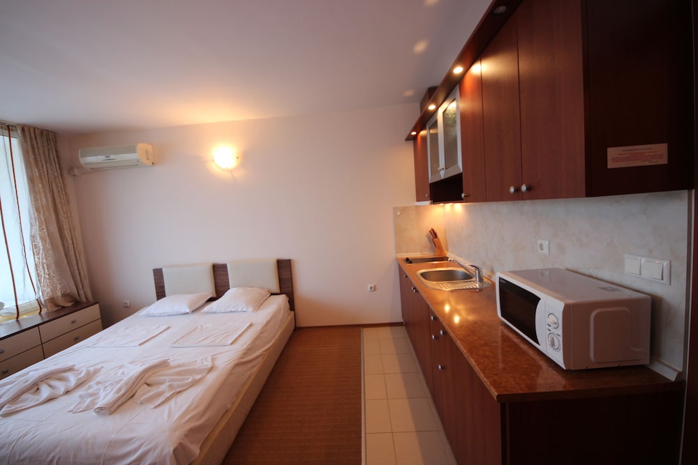 Esperanto Hotel 12/35