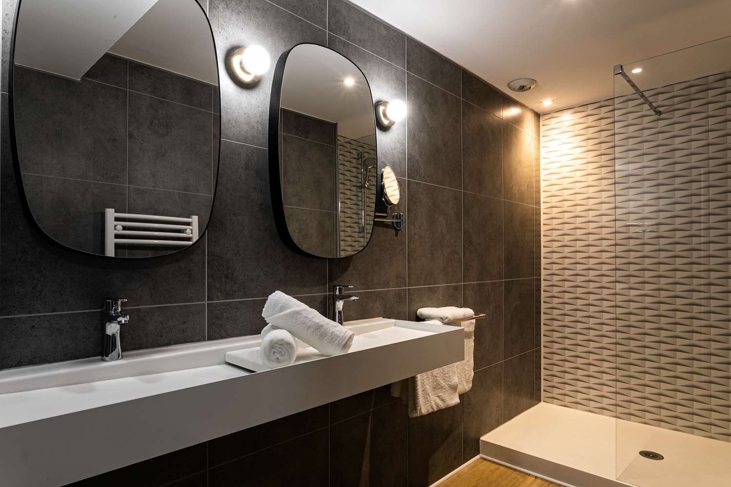 Best Western Sevan Parc Hotel 39/43