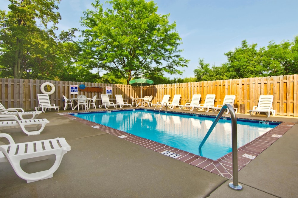 Studio 6 Suites Jackson Ridgeland MS 48/56