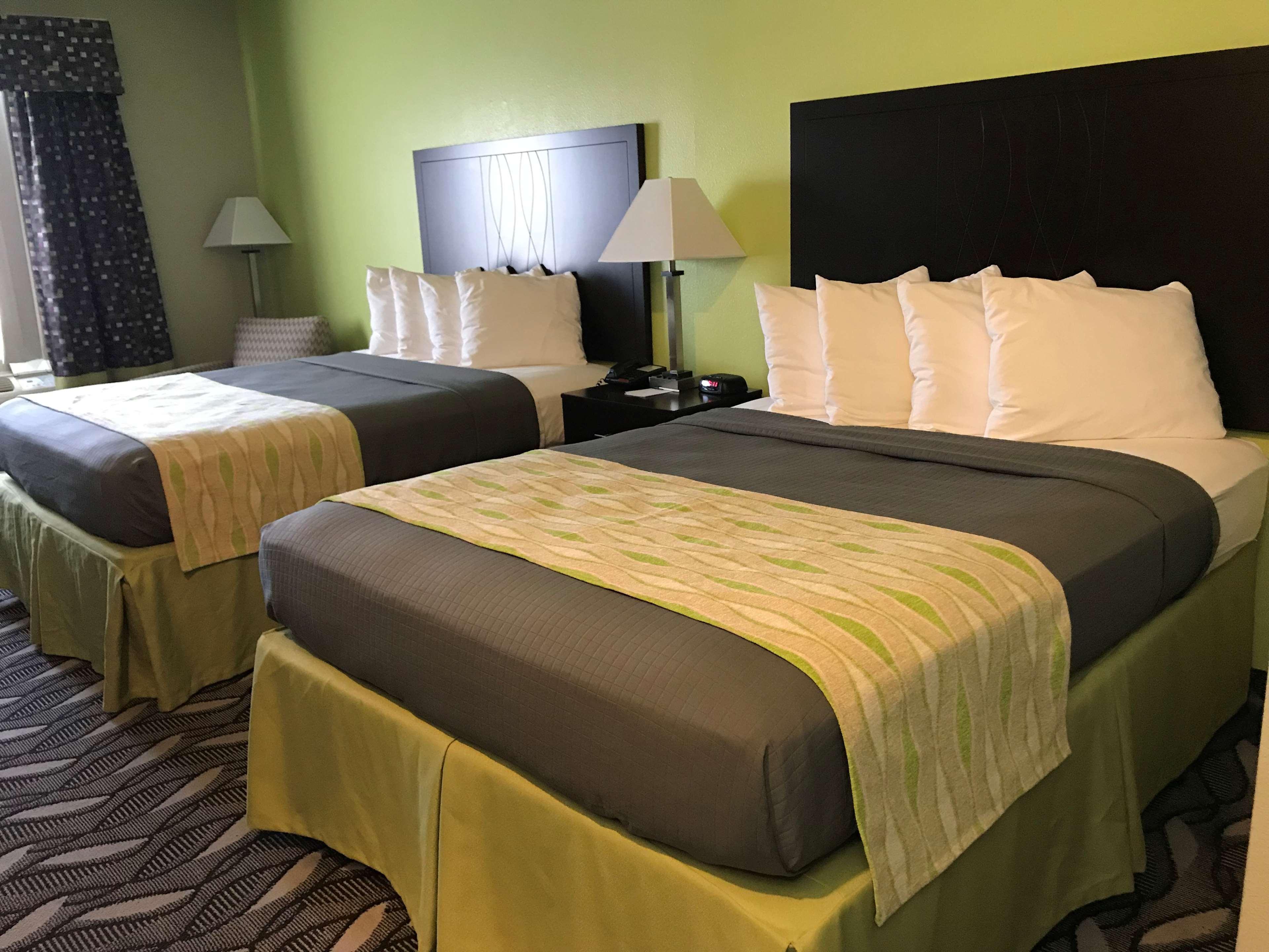 غرفة بسريرين كوين بحوض جاكوزي، Best Western Mt. Vernon Inn 3/4