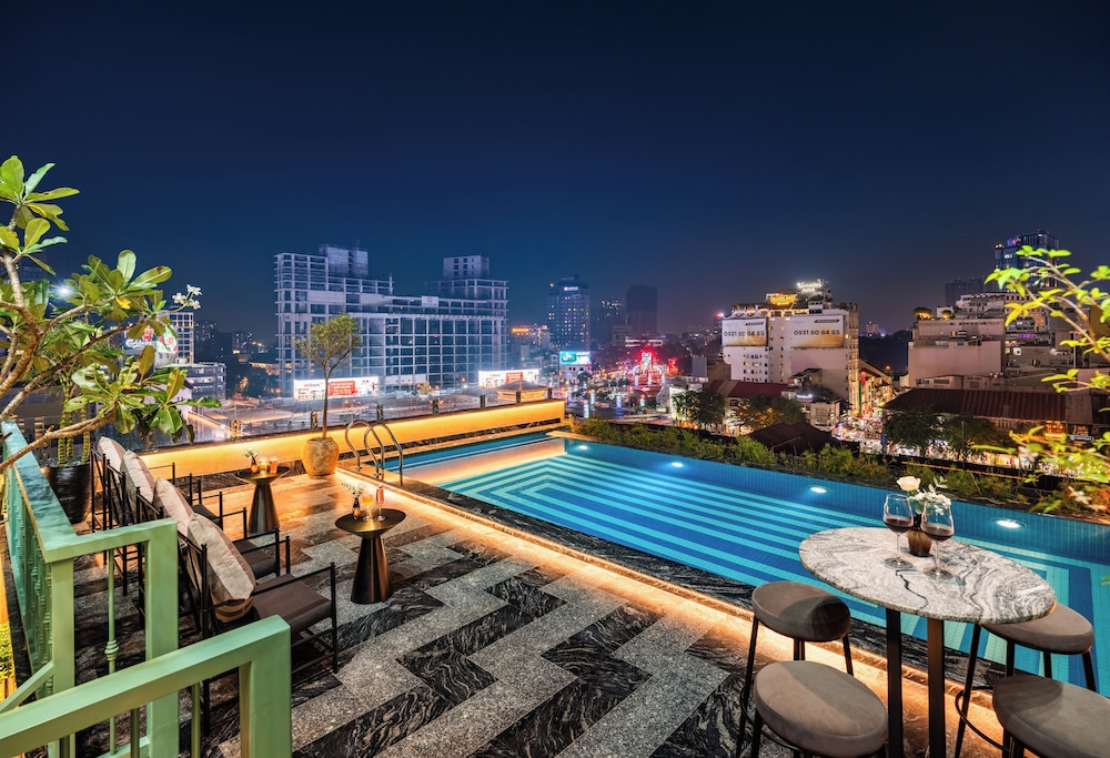 GRAND HOTEL du LAC Boutique Saigon 45/49