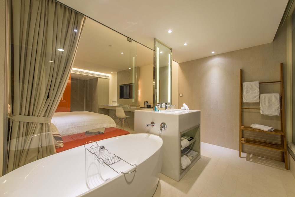 Inhouse Hotel Yehliu 50/50
