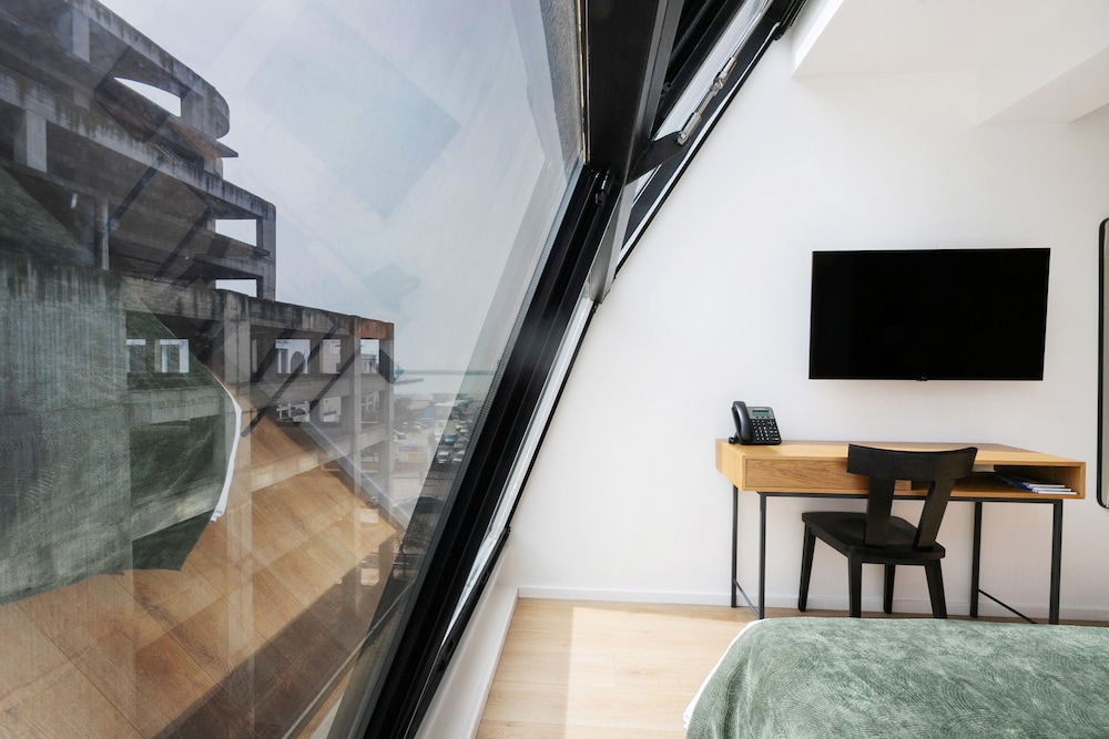 Noa Hotel 58/66