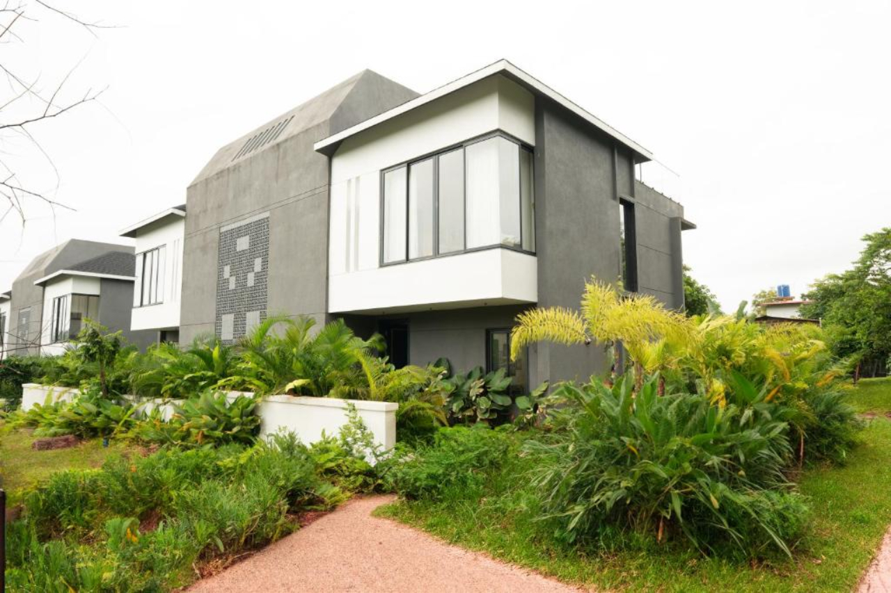 ELIVAAS Purosol 3BHK Pool Villa close to Ozran Beach 14/21