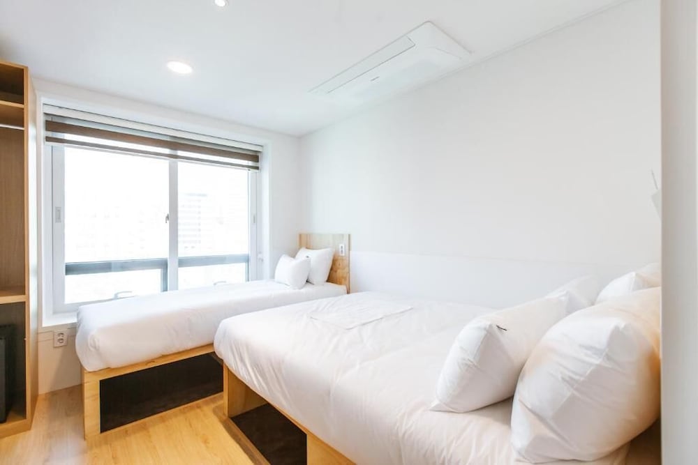 Step Inn Myeongdong 2 8/53
