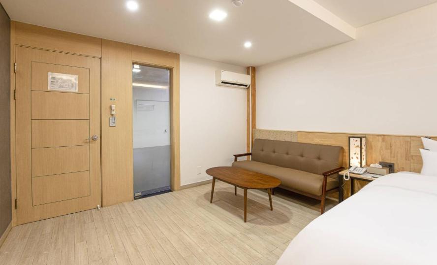 Suwon Hotel Pacific 37 21/35
