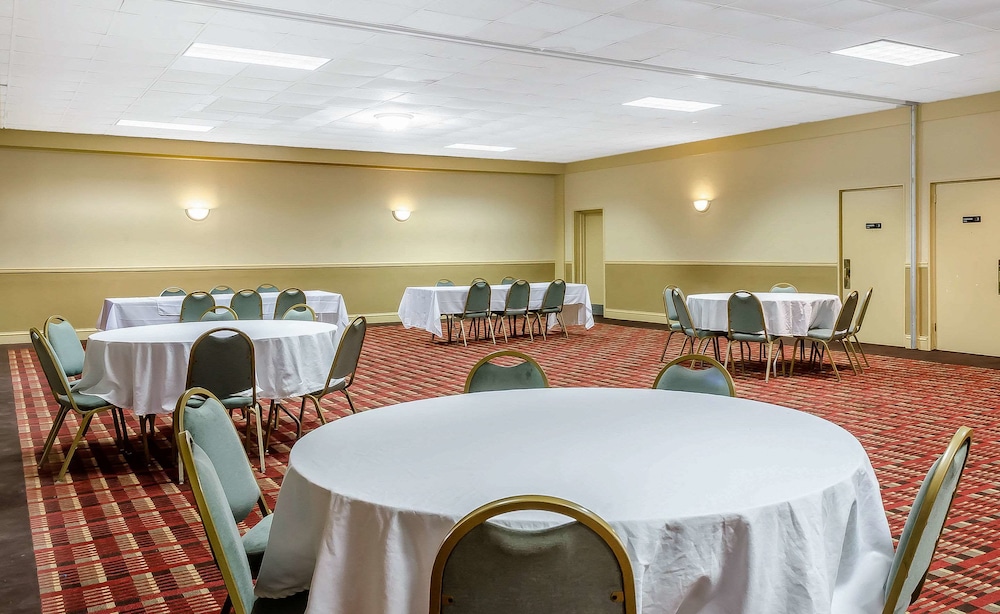 Quality Inn University Area Troy, AL 30/41
