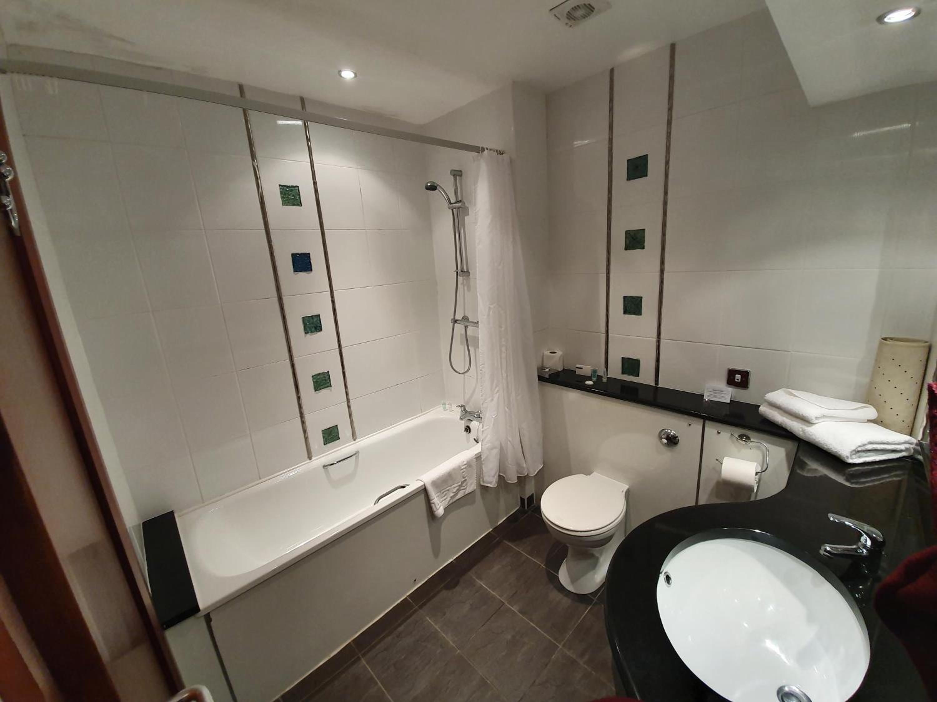 Towers Hotel & Spa 34/37