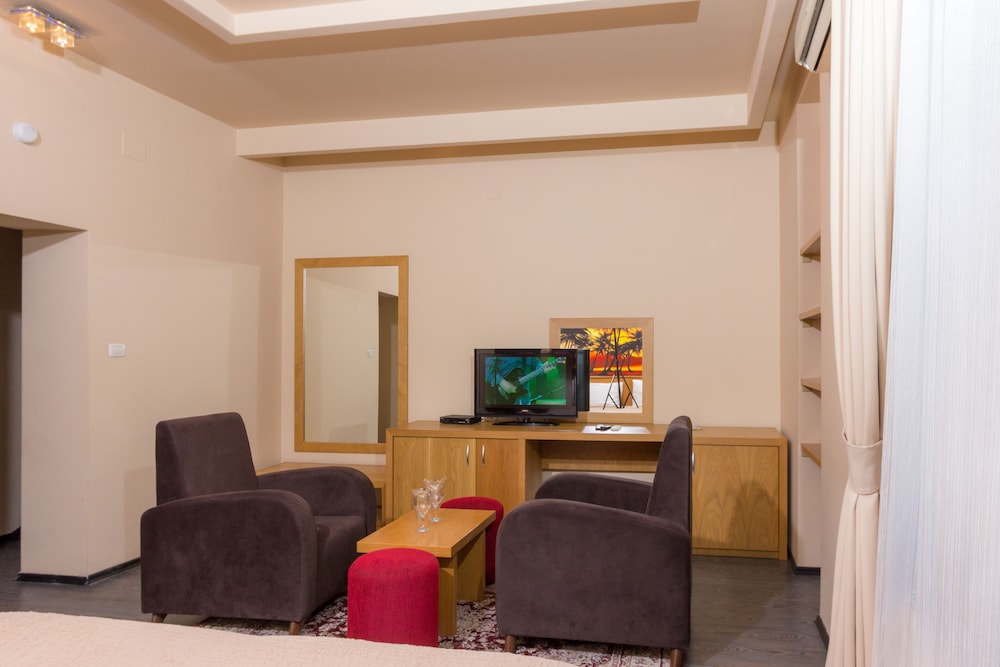 Hotel Lirak 29/50