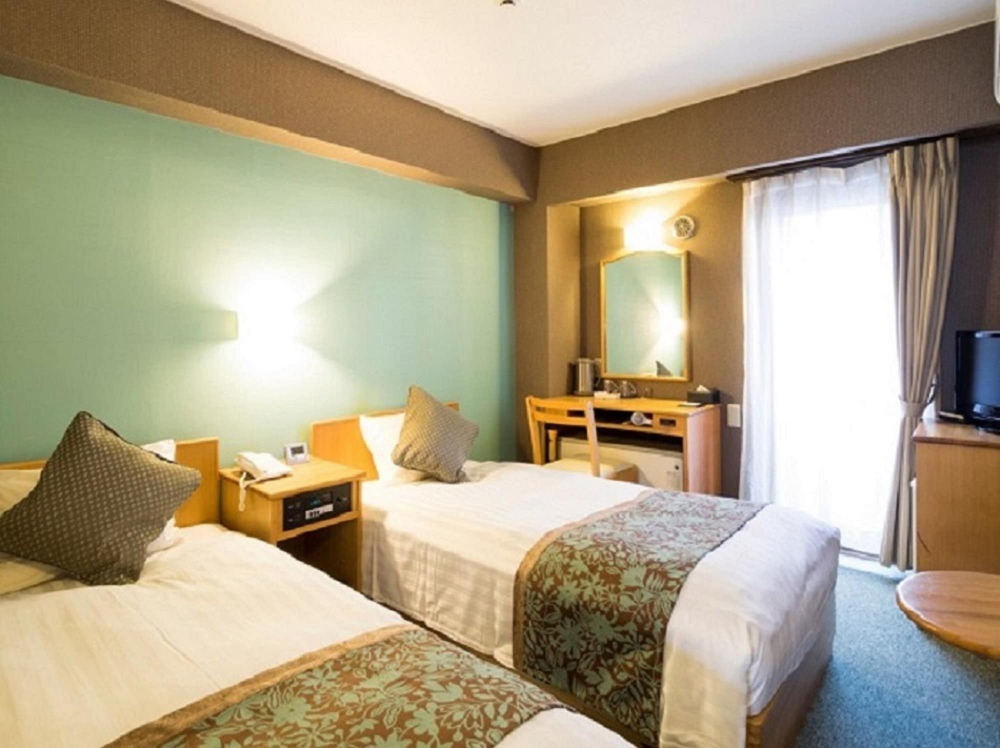 ROOM, TWIN BEDS