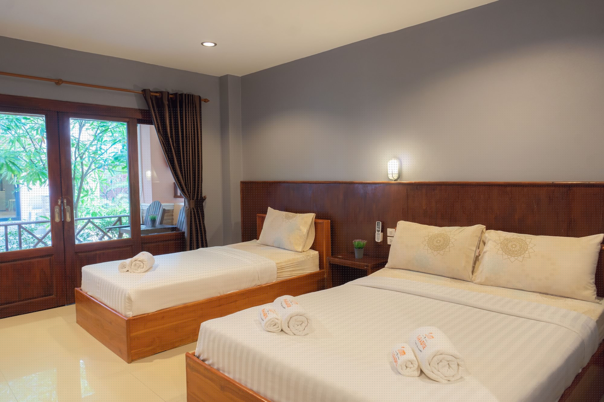 ROOM, TWIN BEDS, BALCONY