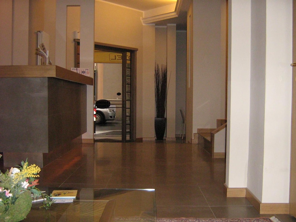 Hotel Europa Parking 8/64