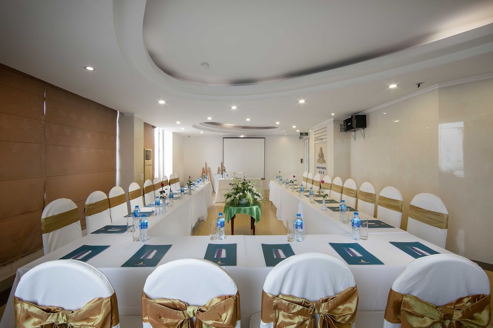 Danly Hotel 47/52