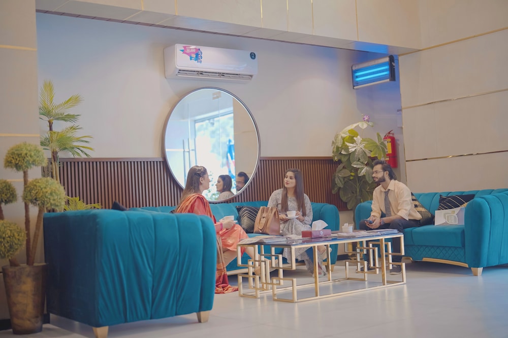Hotel Pearl Inn 45/64