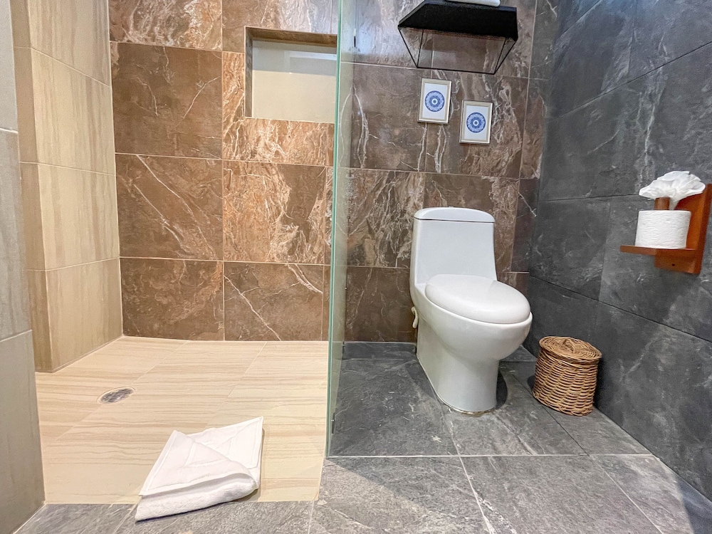 Akuazul Resorts Adults Only 50/50