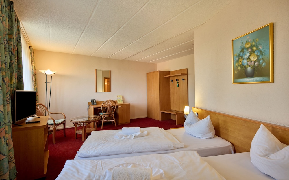 AXXON Hotel 12/41