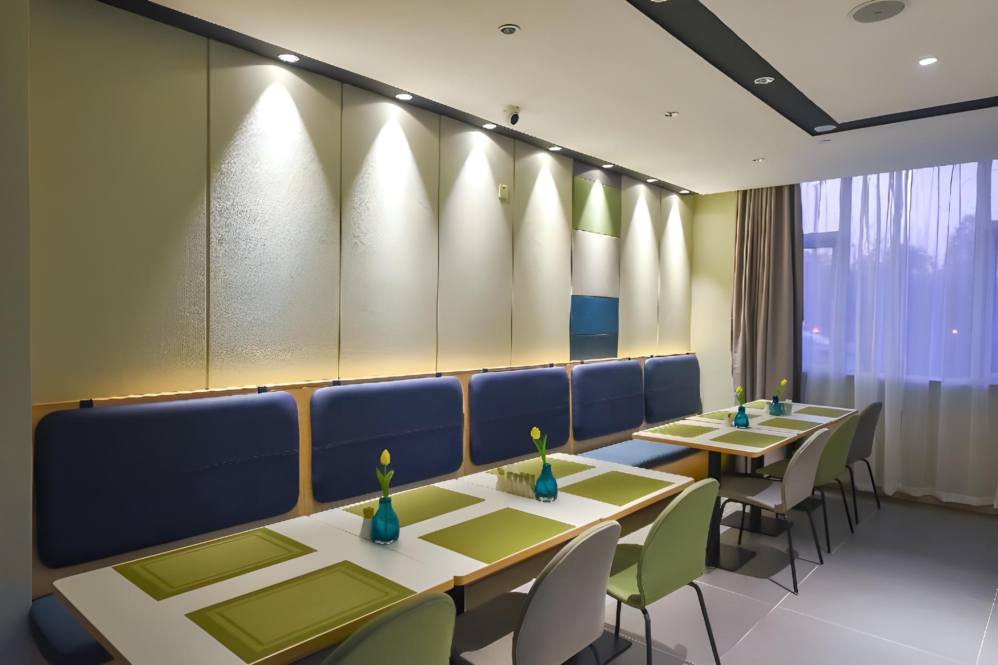 Homeinn Selected (Wuxi Anzhen East High-speed Railway Station) 27/36