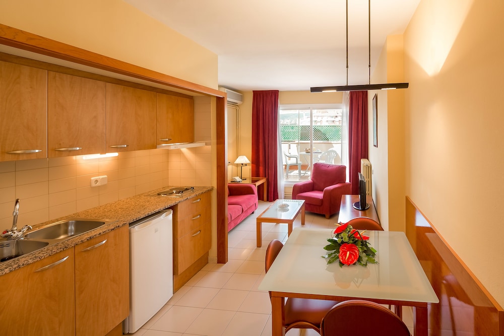 Aparthotel Bertran 91/109
