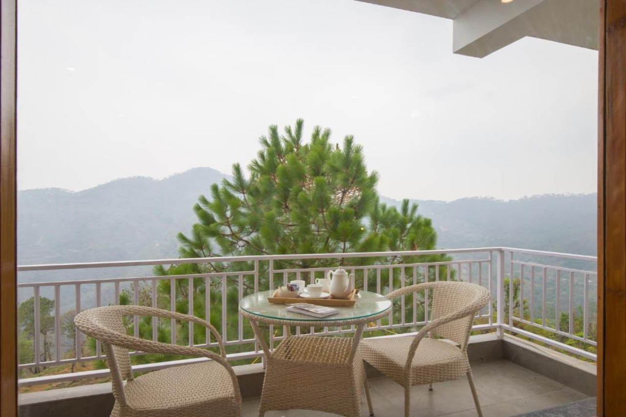 Alaya Stays 5 BHK with Hill View Querencia 10/18