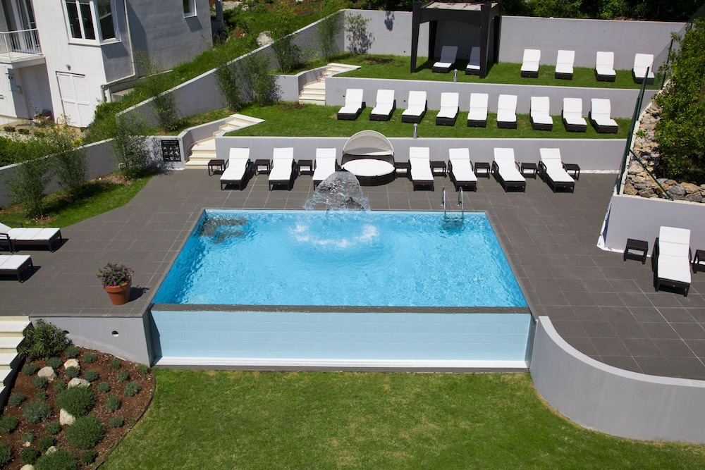 Hotel Laurus 7/82