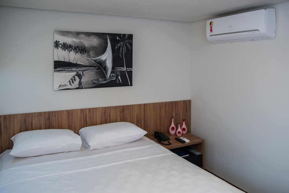 Bessa Beach Hotel 12/68