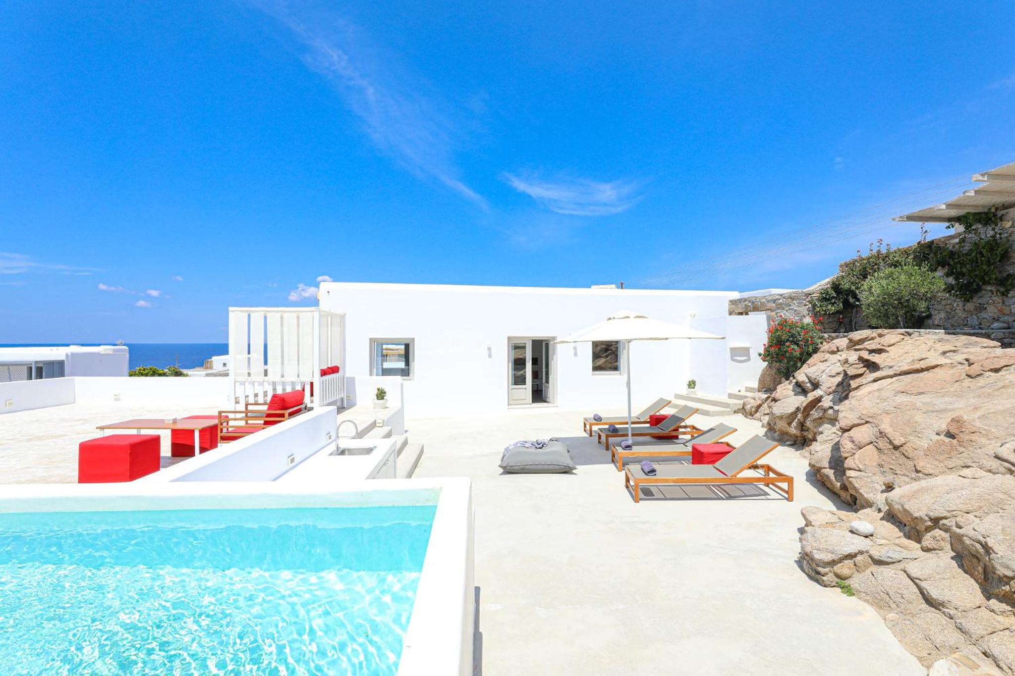Bespoke Mykonos 18/19