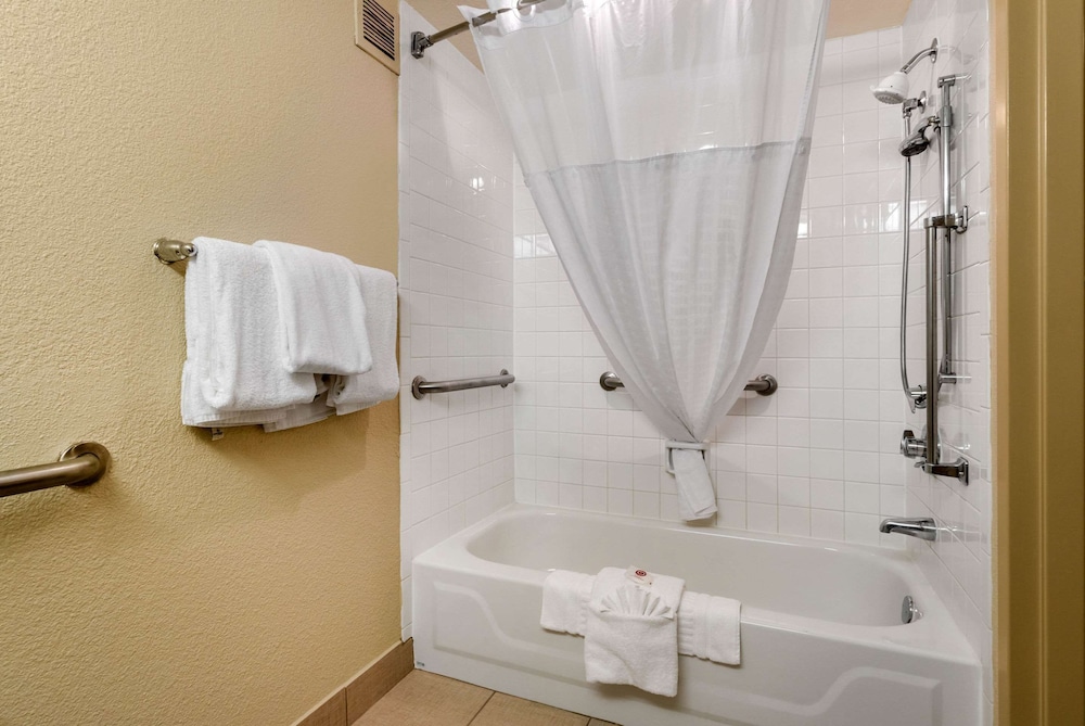 Sonesta Essential NW Houston 61/61