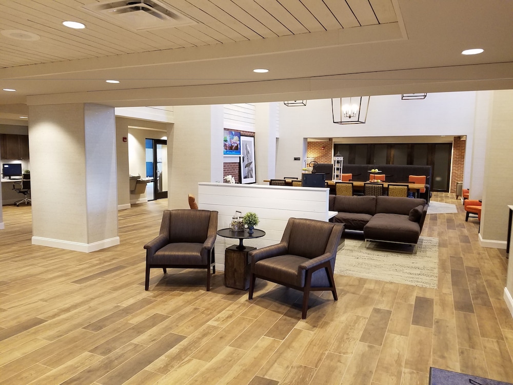 Hampton Inn Suites Pittsburg Ks 34/43