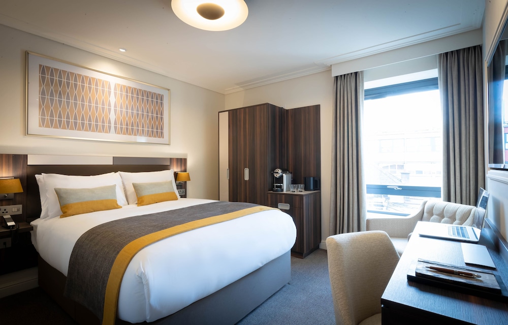 COZY, DOUBLE BED