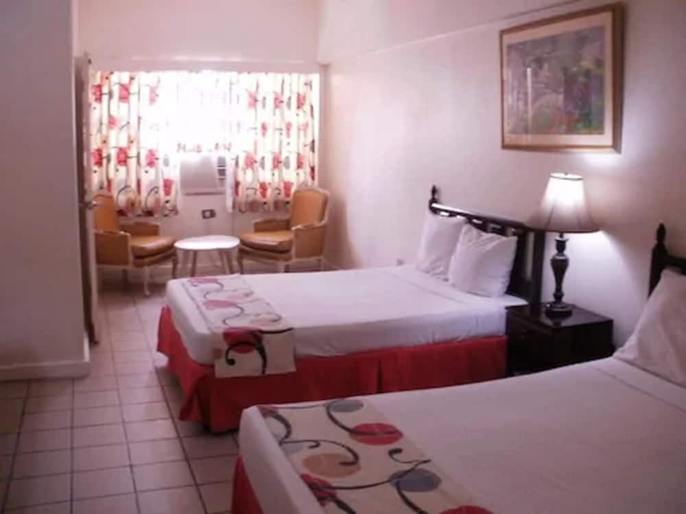 Pineapple Court Hotel 16/36