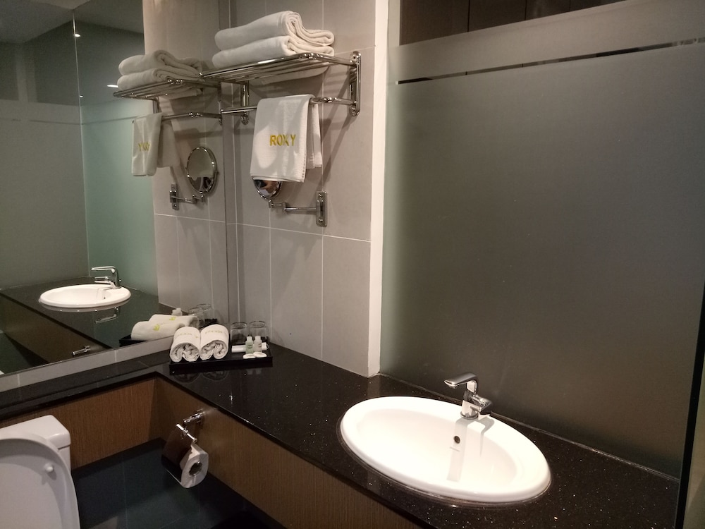 Roxy Hotel Apartment 57/58