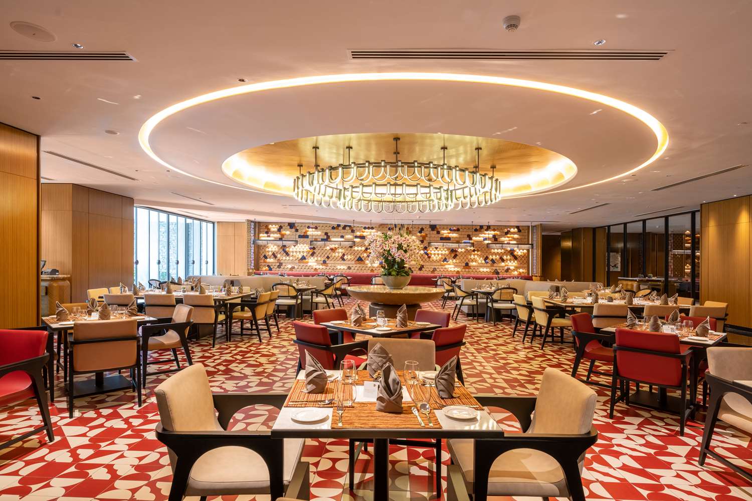 One World Hotel 35/55