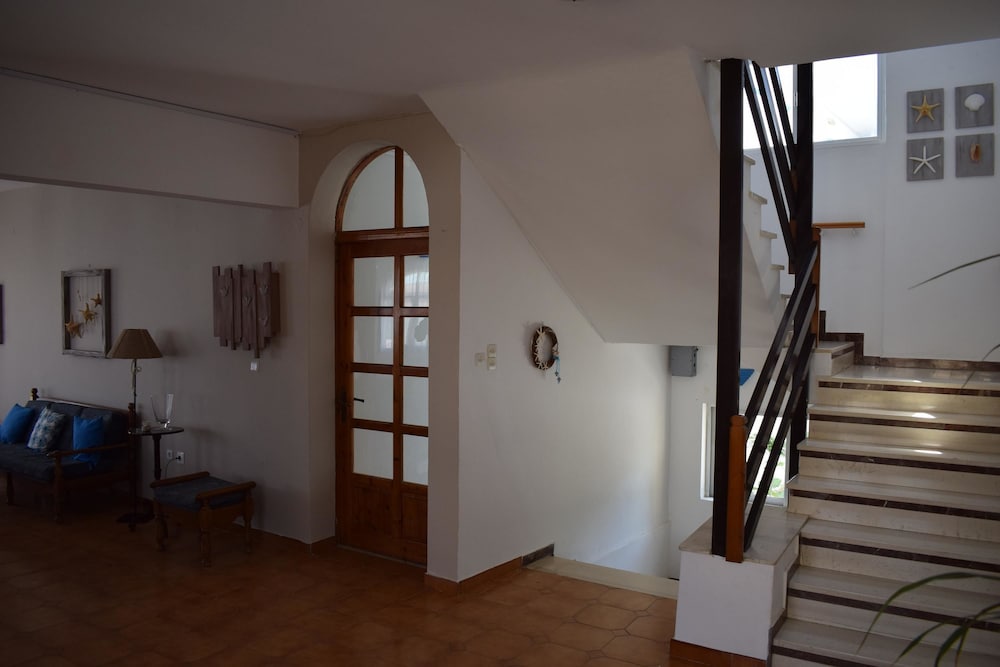 Aratos Hotel photo2