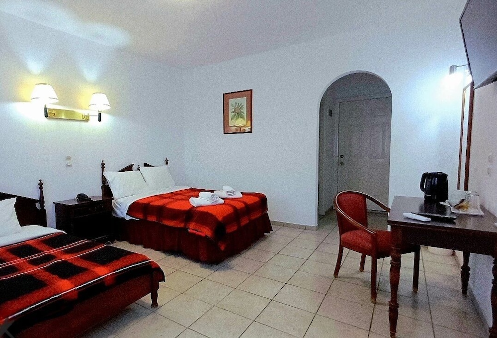 Dolphin Hotel 13/49