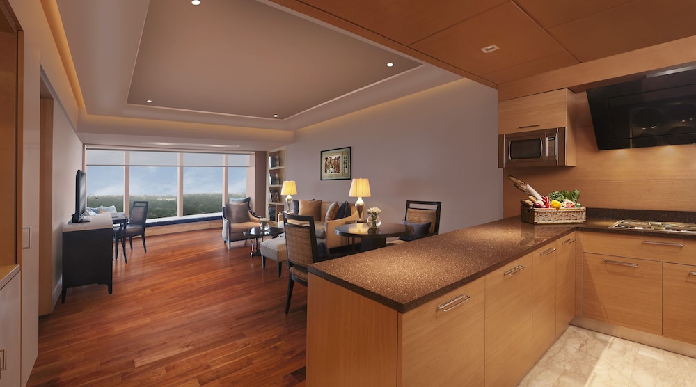 The Leela Ambience Gurugram Hotel And Residences 48/80