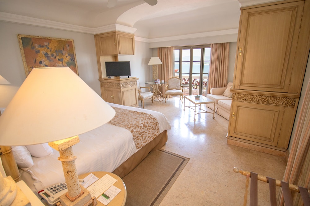 Grand Isla Navidad Golf & Spa Resort with Marina 10/50