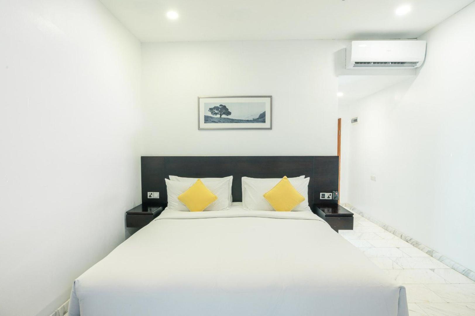 Hilltop, 5 Bedrooms, Premier, Residence
