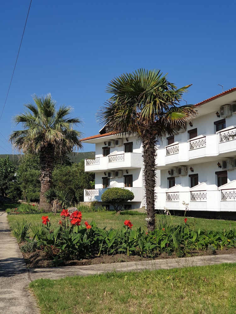 Ermioni Hotel 36/40