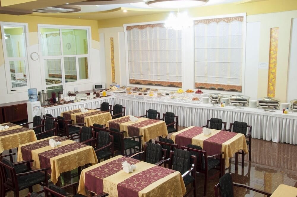 Golden Valley Hotel 23/30