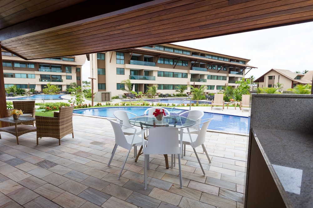 Nui Supreme Beach Living 28/48