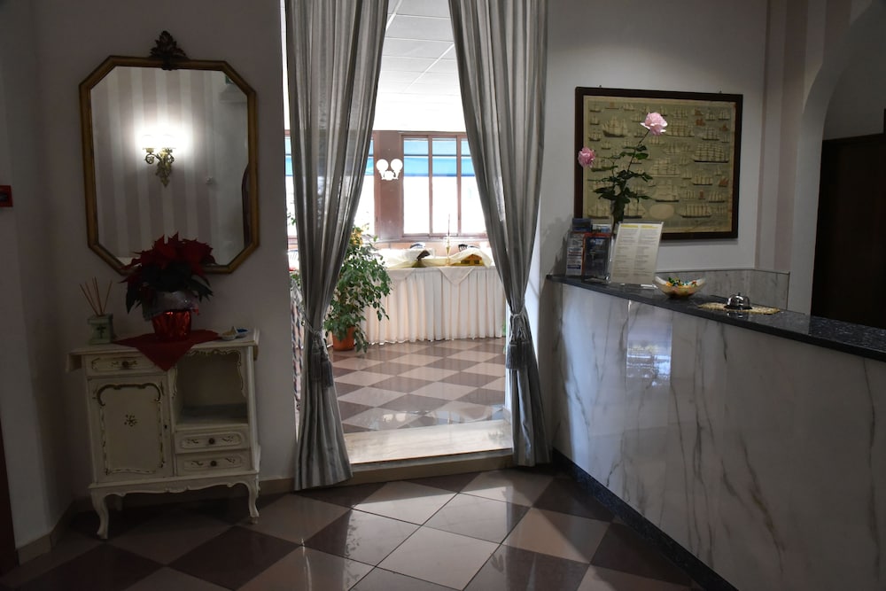 Hotel Moderno 8/50