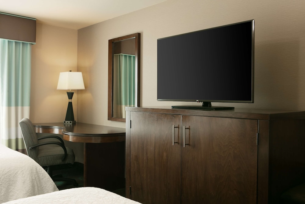 Hampton Inn & Suites Lincoln - North East I-80 67/71