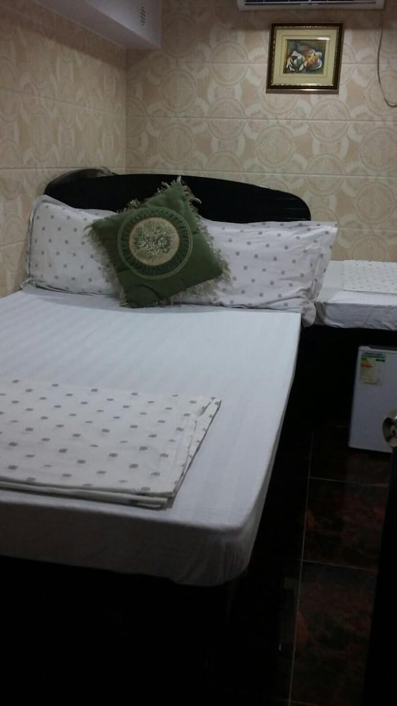 Dutch Hostel 24/39
