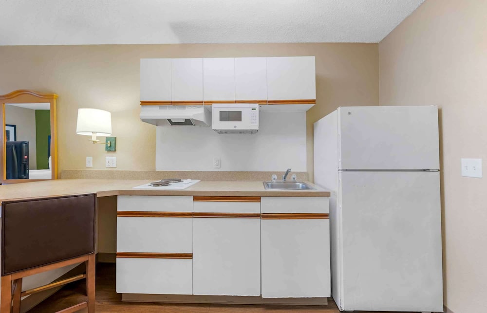 Extended Stay America Select Suites Orlando Southpark 55/56