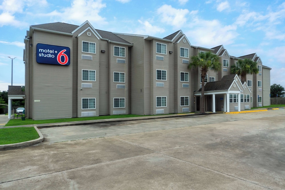 Microtel Inn And Suites Breaux Bridge 3/49
