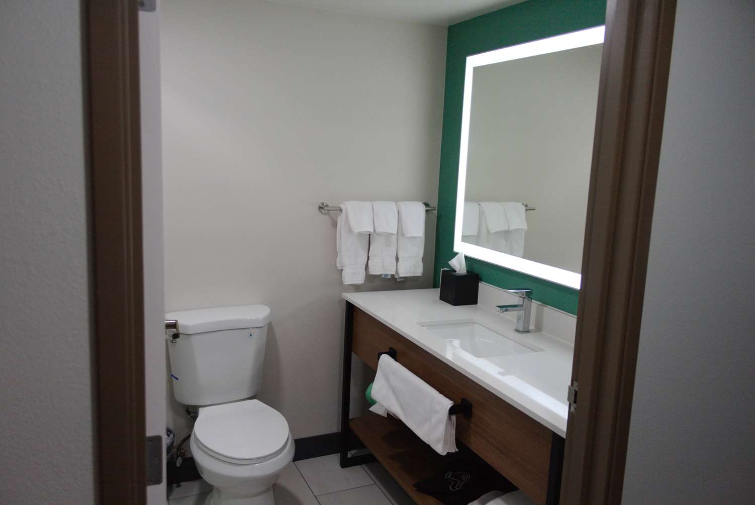 Wingate by Wyndham Vienna Parkersburg 47/48