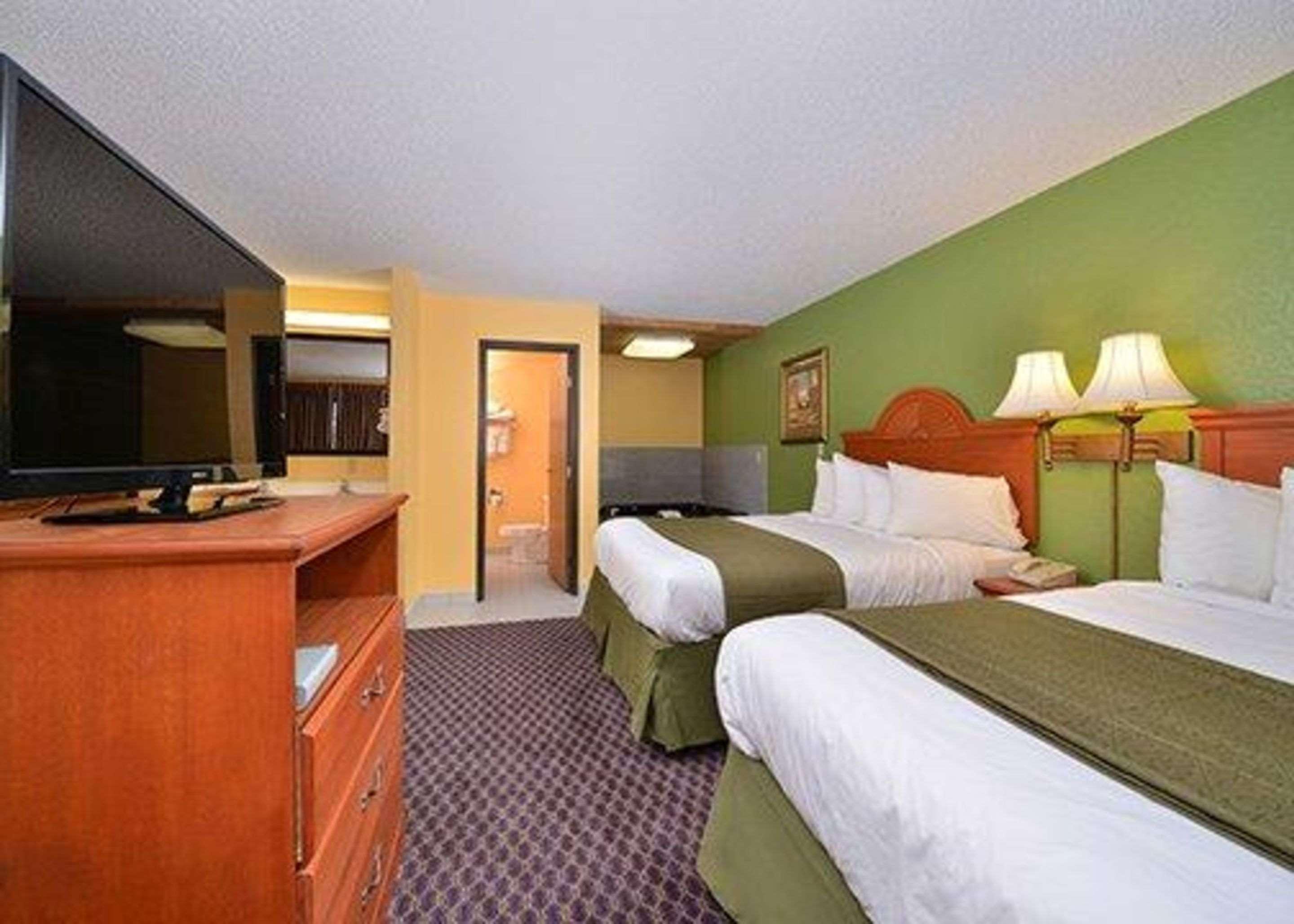 جناح بسريرين كوين، Quality Inn & Suites Grinnell near University 3/3