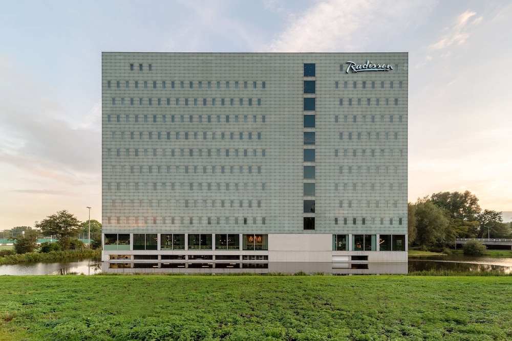 Radisson Hotel and Suites Amsterdam South 4/50