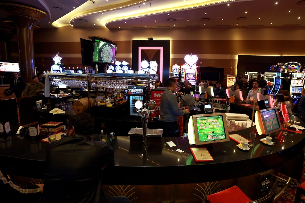 Hotel y Casino del Rio - General Roca 31/36