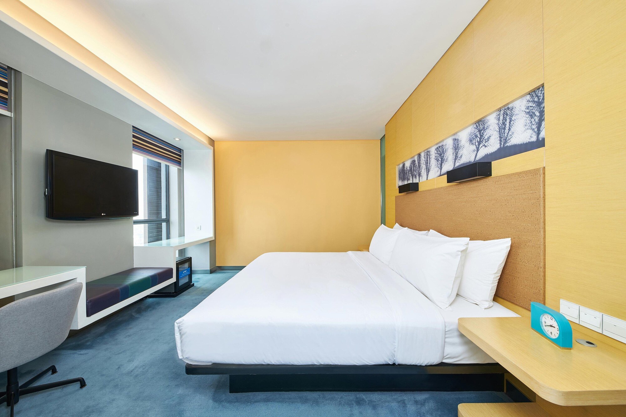 Aloft, King Bed, City View